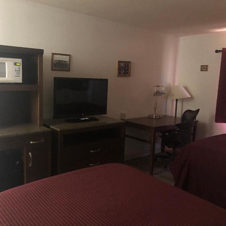 Simple Rewards Inn Shelbina Extérieur photo