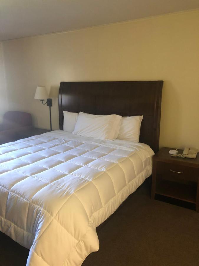 Simple Rewards Inn Shelbina Extérieur photo
