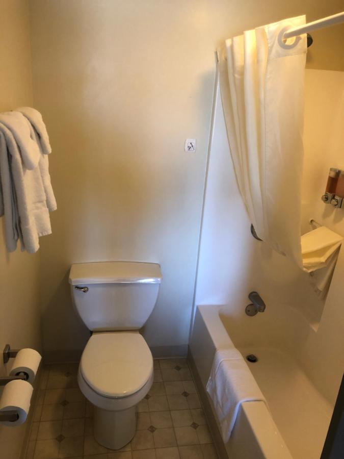 Simple Rewards Inn Shelbina Extérieur photo