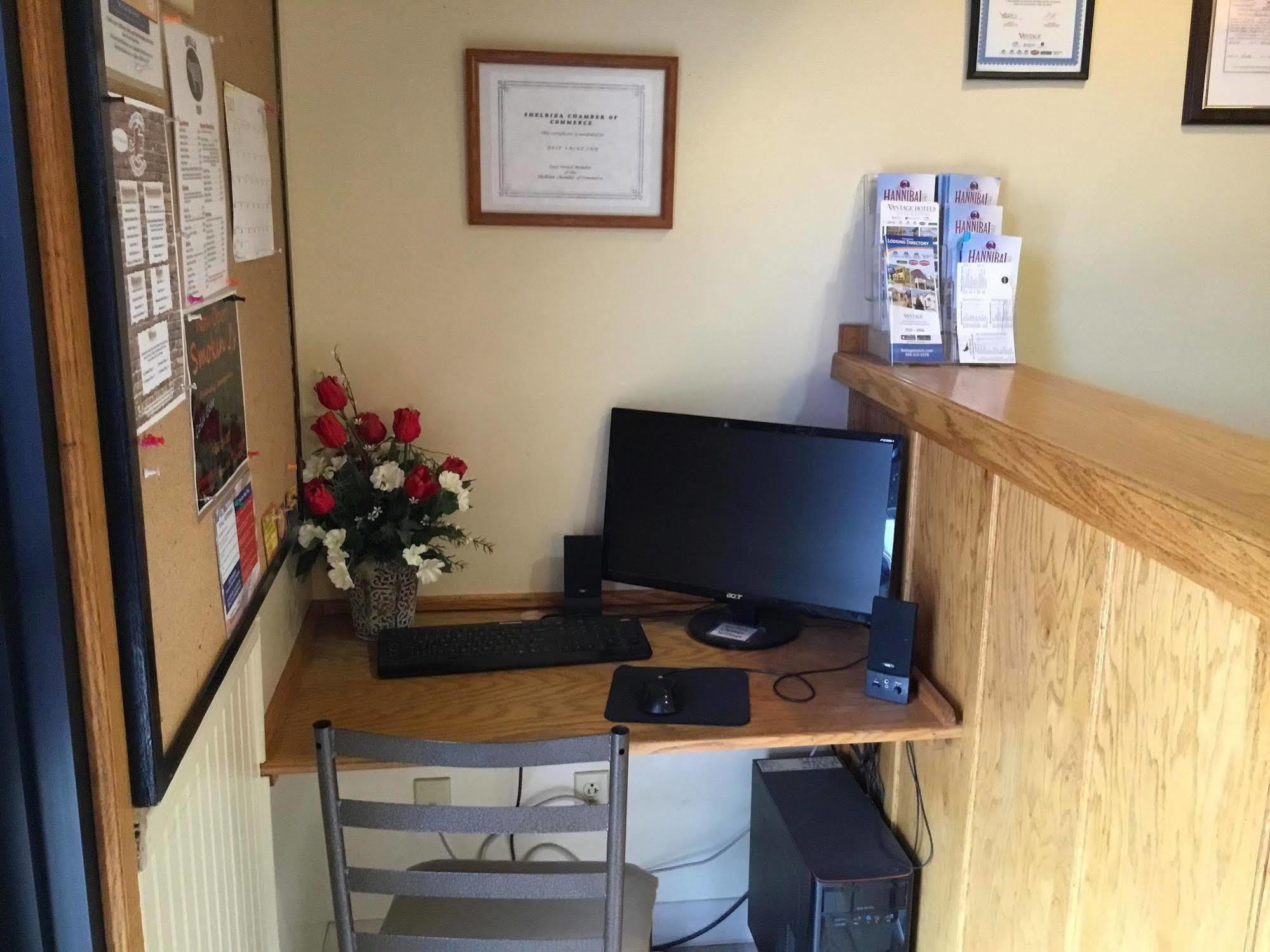 Simple Rewards Inn Shelbina Extérieur photo